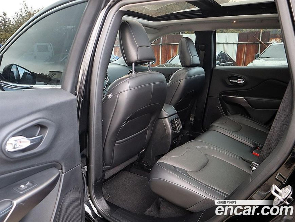 Jeep Cherokee (KL) 2.4 론지튜드 AWD (10.2019)
