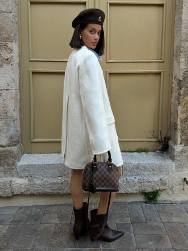 Белое двубортное пальто-жакет COLINE