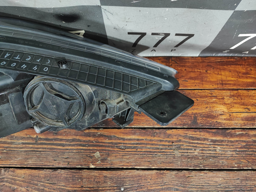 Фара левая галоген линза Hyundai Creta 1 (GS) 20-21 Б/У Оригинал 92101M0300