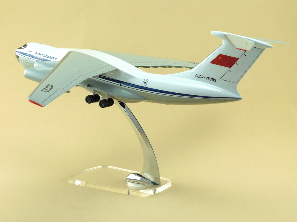 Модель самолета Ил-76ТД (М1:100, Аэрофлот СССР-76795, шасси)