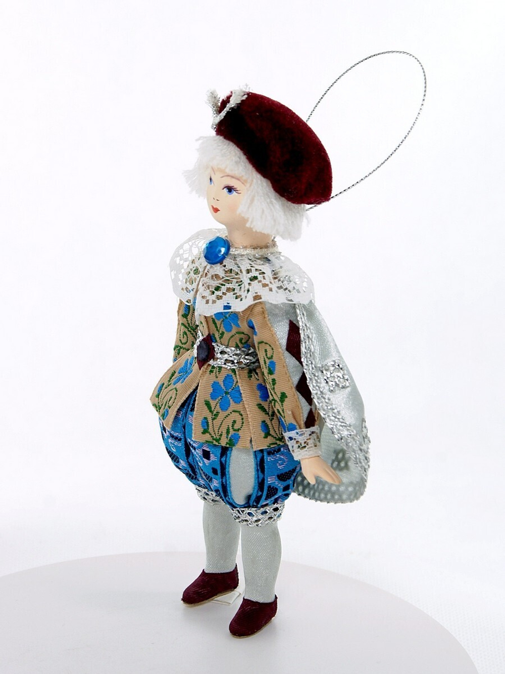 Подвесная фарфоровая кукла Паж. Сувенир ручной работы