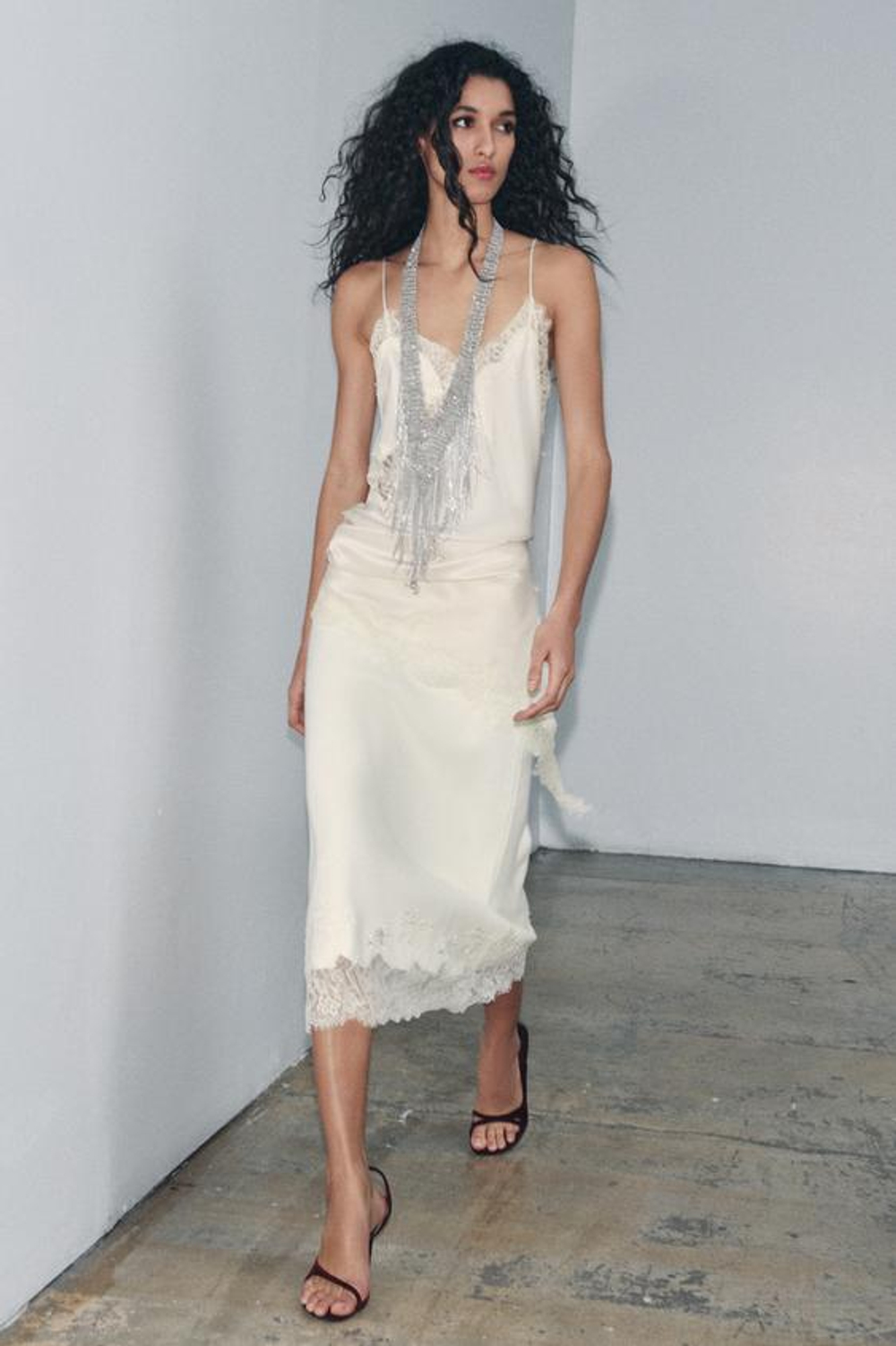 ZARA ТРИКОТАЖНАЯ ЮБКА МИДИ С БУСИНАМИ И КРУЖЕВОМ, ЭКРЮ