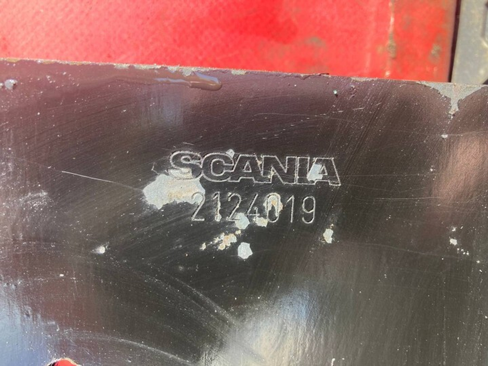 Кронштейн фары левой