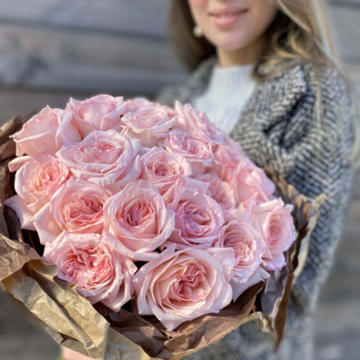 × 2 + 1 Пинк О'Хара — букет романтических душистых роз — Выращивается теплицей-партнёром