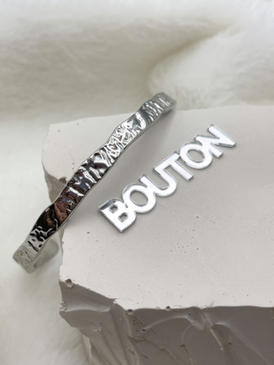 Браслет серебристый с мятым дизайном