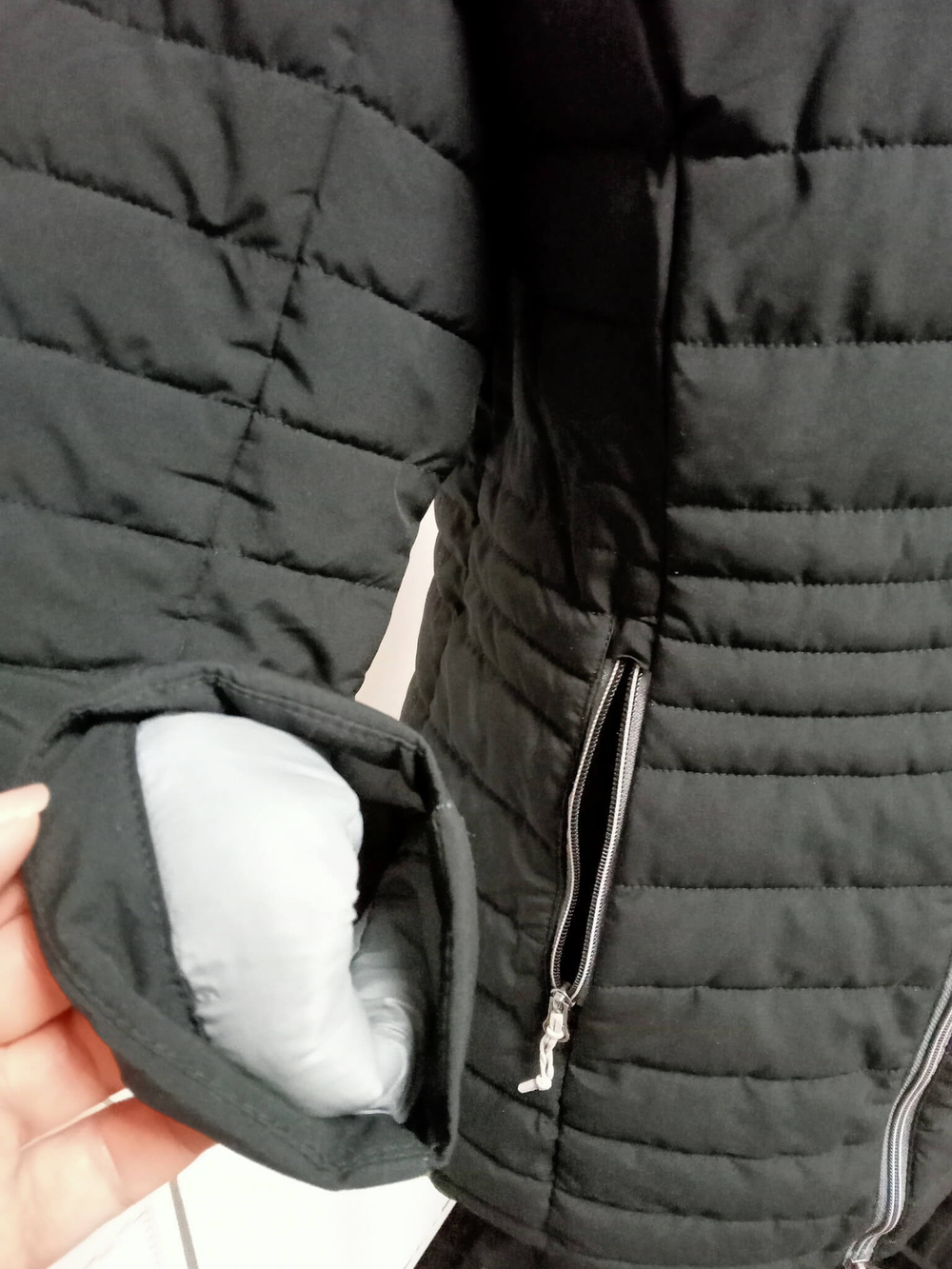Куртка Rainwear женская черного цвета. Капюшон,молния,липучки,кнопки.Размер 48 русский