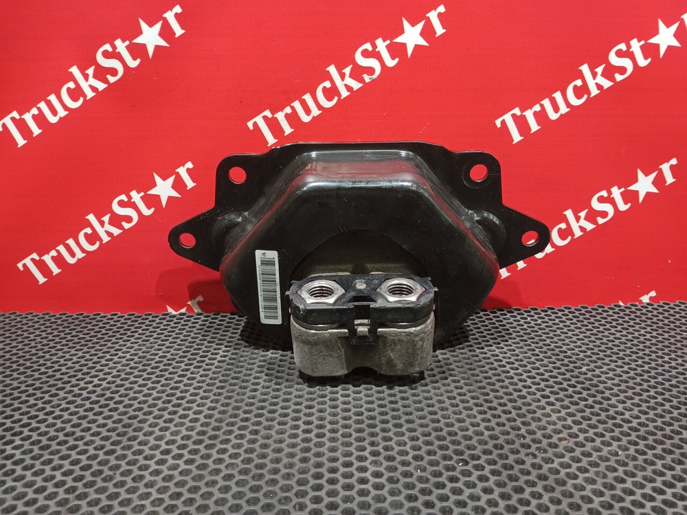 Подушка двигателя задняя 2020г.