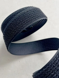 Лента липучка гибридная с набором скоб (5 метров х 25мм. + 20 скоб)