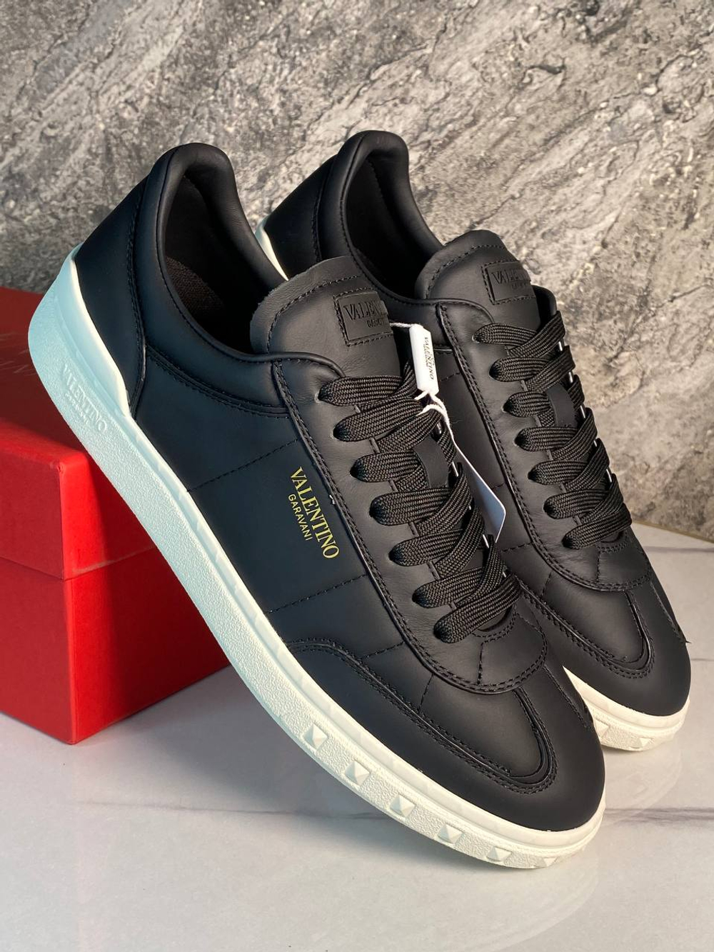 Кроссовки Valentino