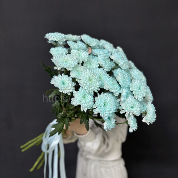 Букет из голубой хризантемы