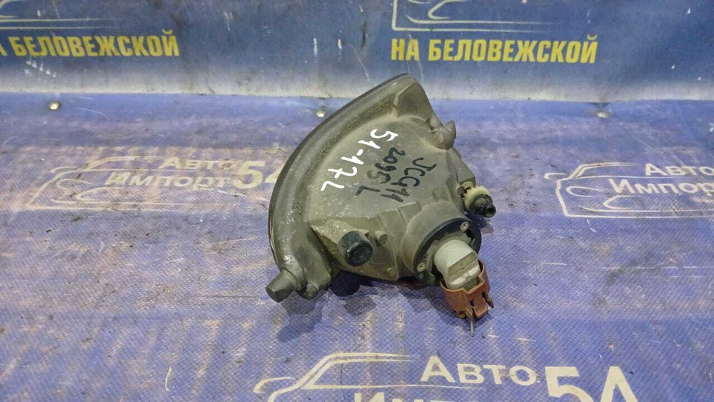 Туманка левая TOYOTA BREVIS 2001-2007