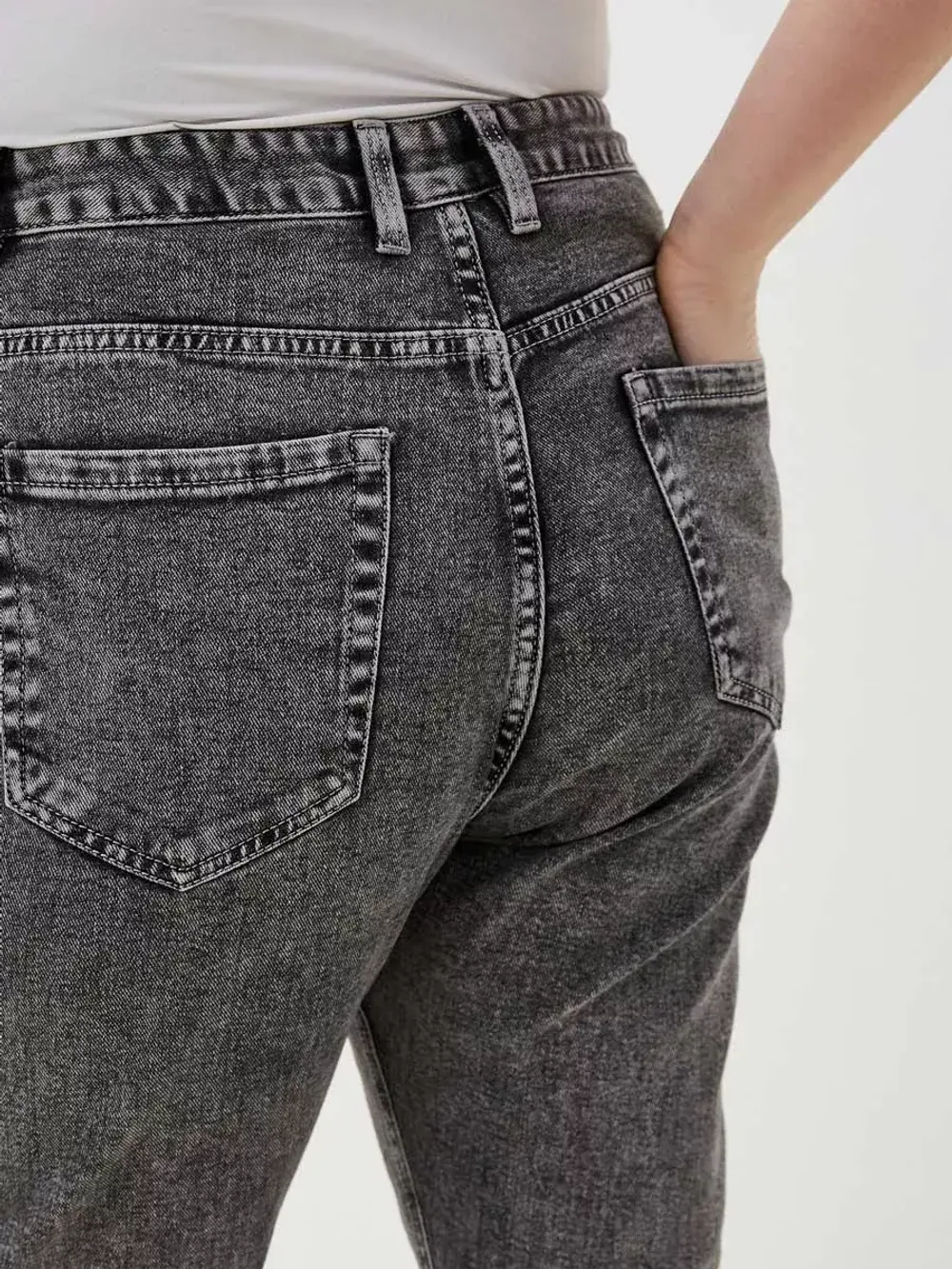 Джинсы больших размеров на молнии