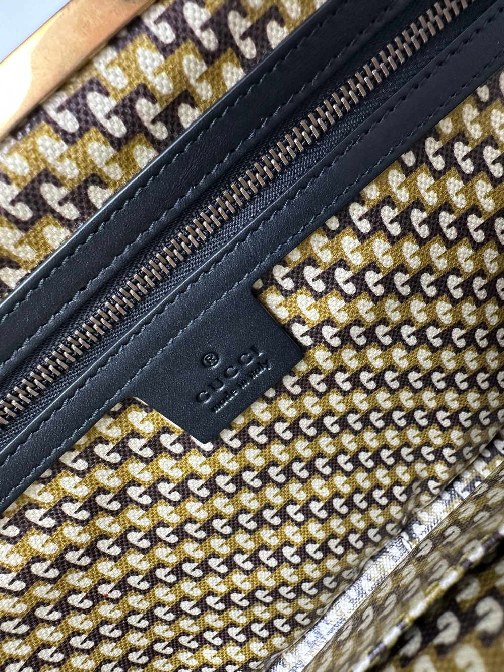 Клатч Gucci Omphidia