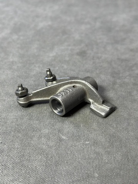 Коромысло выпускных клапанов Minsk C4 300