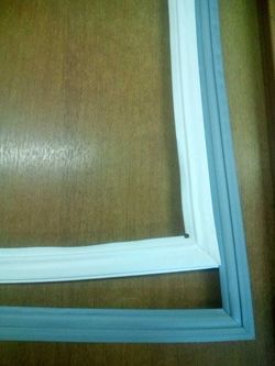 Уплотнитель для холодильника ELIN  KB 355NIR м.к 580*575 мм(022)