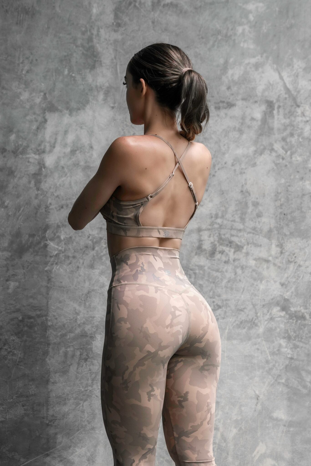 Леггинсы BODY ENGINEERS NERISSA Tech Legging Sand Camo