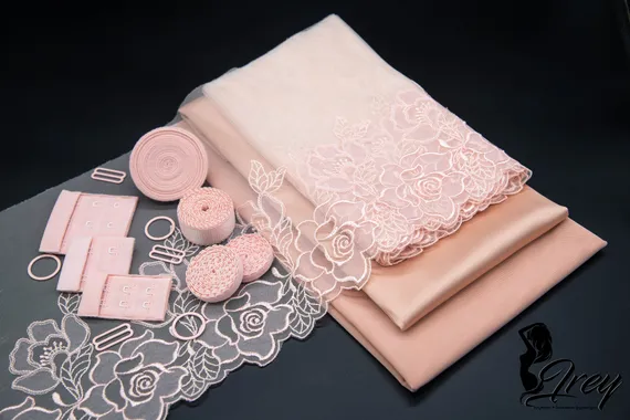 Сочетаемость с эластичной сеткой и атласом "песочный" и отделкой "лосось"