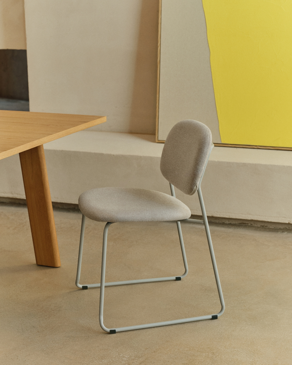 Стул Meli ткань бежевого цвета с бежевыми металлическими ножками