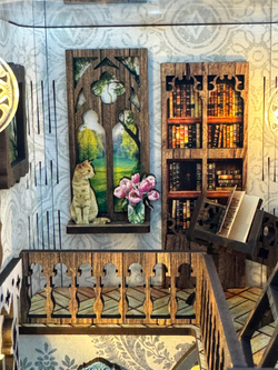 Уютный зал с камином