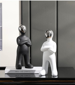 Фигурка Alien man black