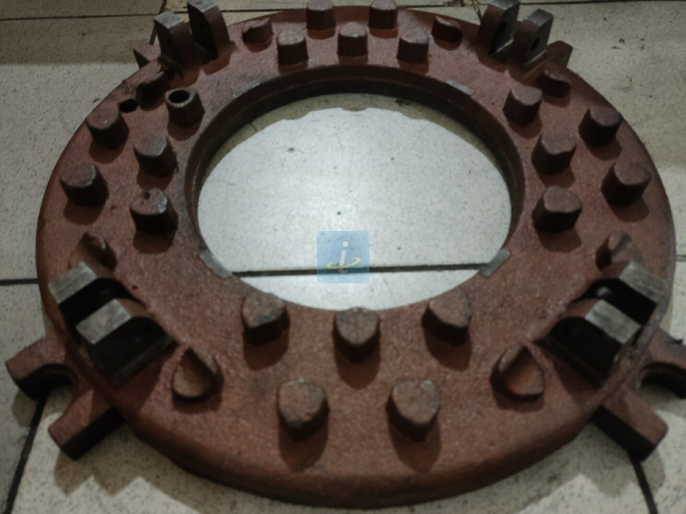 Диск сцепления нажимной 238-1601093