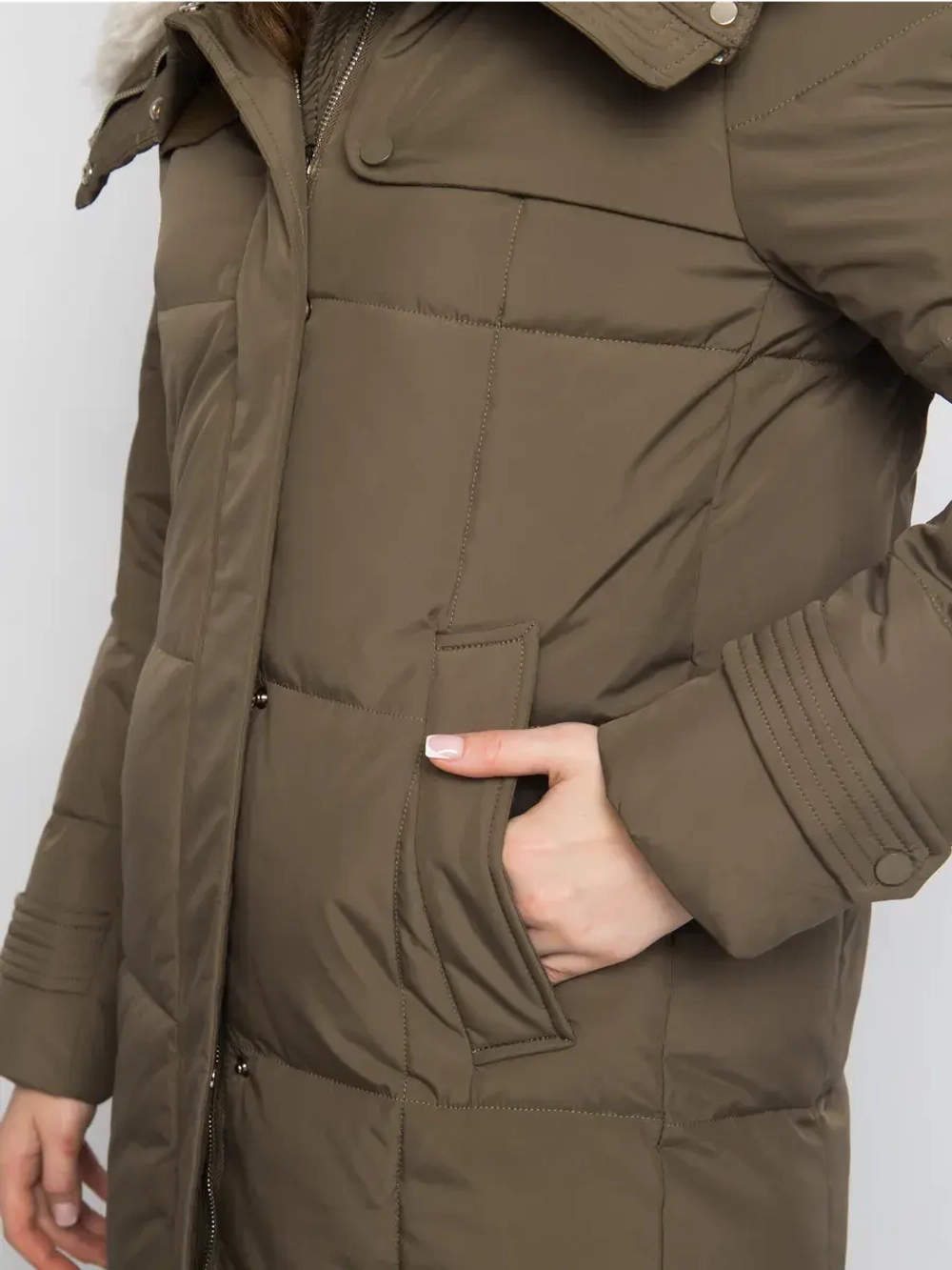 Куртка зимняя удлиненная с капюшоном