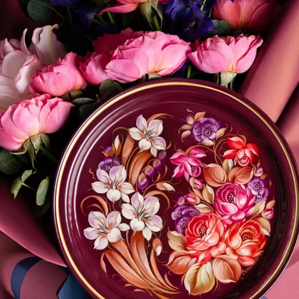 Flowwow и Жостовская фабрика представили коллаборацию к 8 Марта Flowwow и Жостовская фабрика представили коллаборацию к 8 Марта