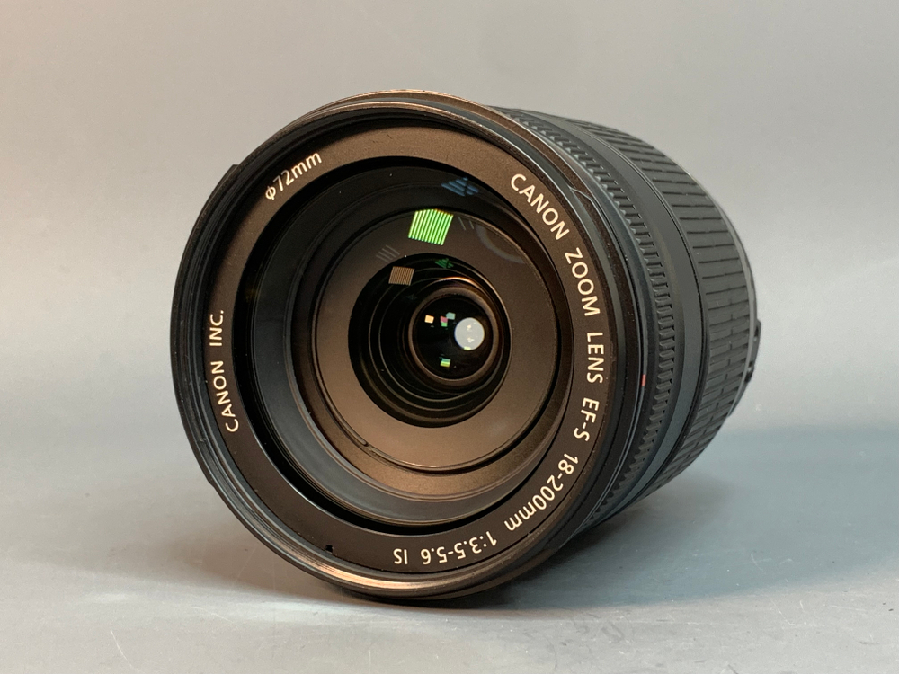 Canon EF-S 18-200mm 3.5-5.6 IS
