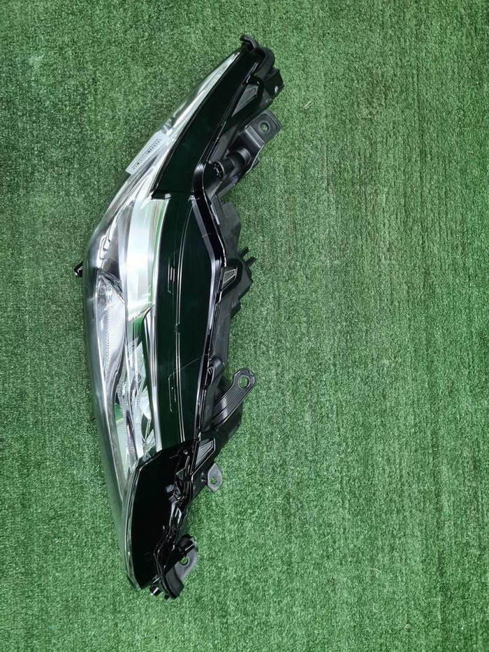Фара правая Toyota Camry xv70 (2020-н.в.) LED