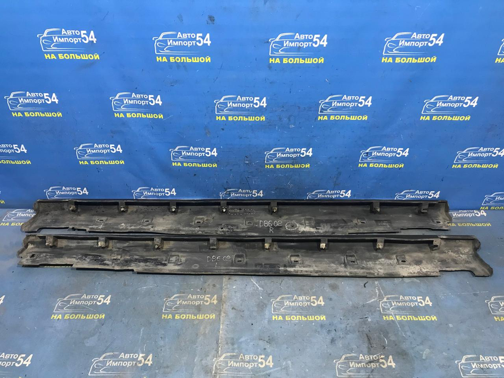 Порог левый пластиковый Honda INTEGRA 1996