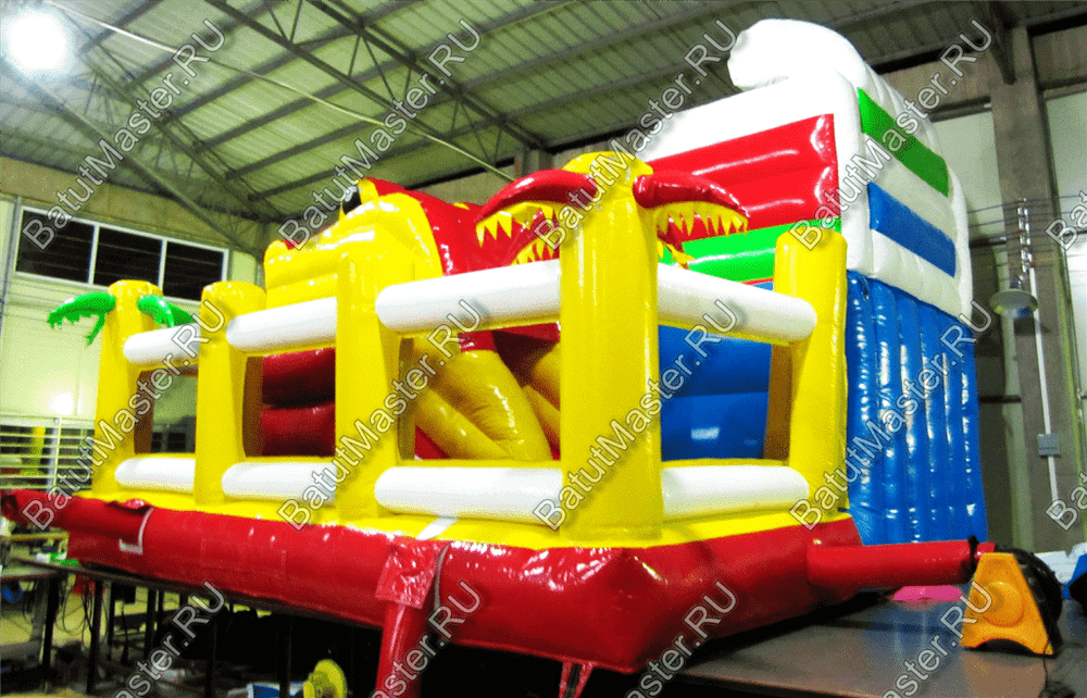 Коммерческий батут "Белый клык" с механизированной головой, цвет красно-желтый, 6*5*4 м
