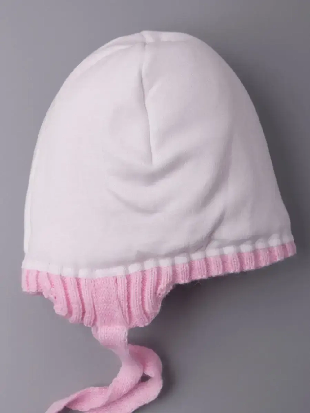 Шапка зимняя детская с помпонами и манишка