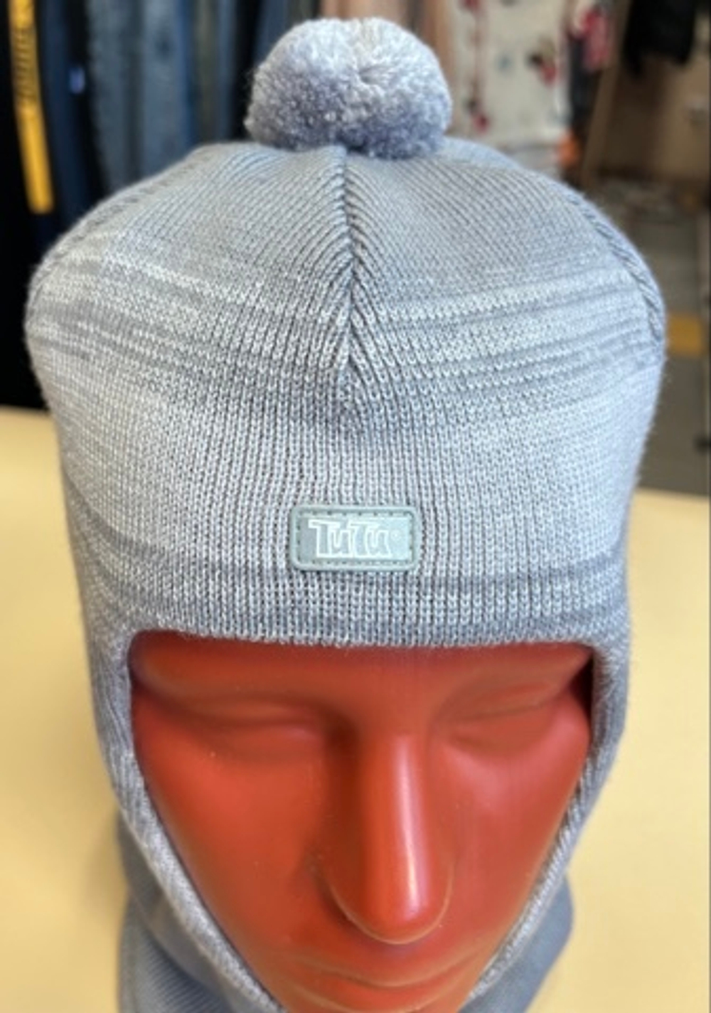 Шапка-щлем из шерсти мериноса для мальчика демисезонная