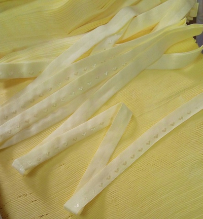 Бейка трикотажная (эластичная, 1,5см). Желтая (СЕРДЕЧКИ)