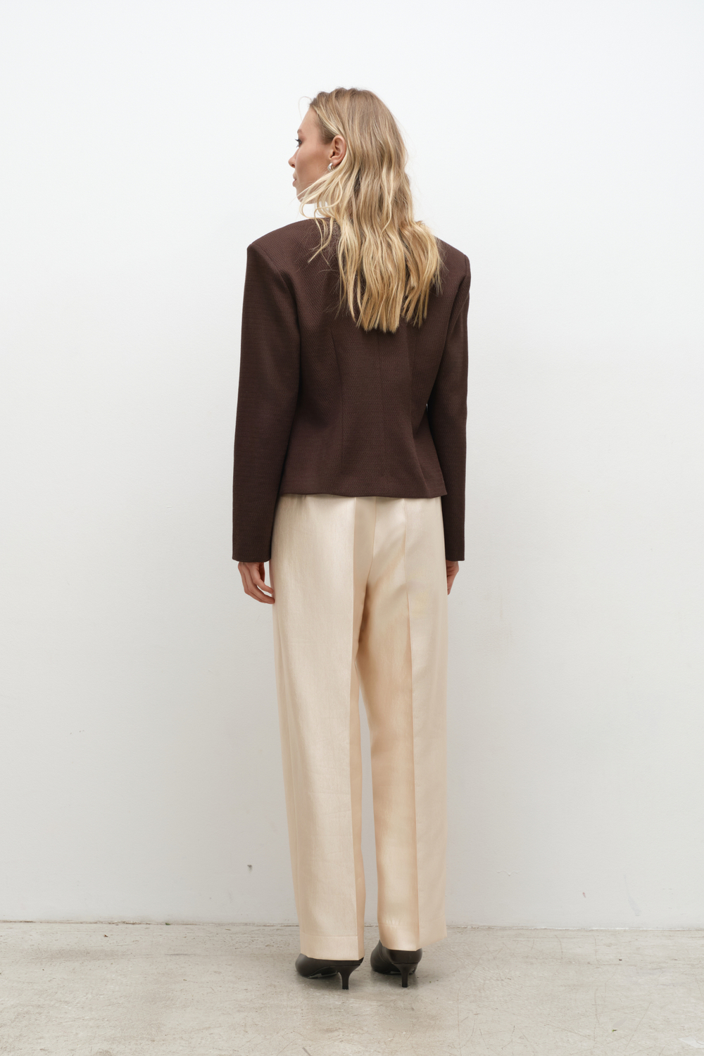 Блуза жакет с акцентными плечами