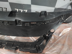 Кронштейн решетки радиатора Peugeot 3008 2 16-22 Б/У Оригинал 9815317780