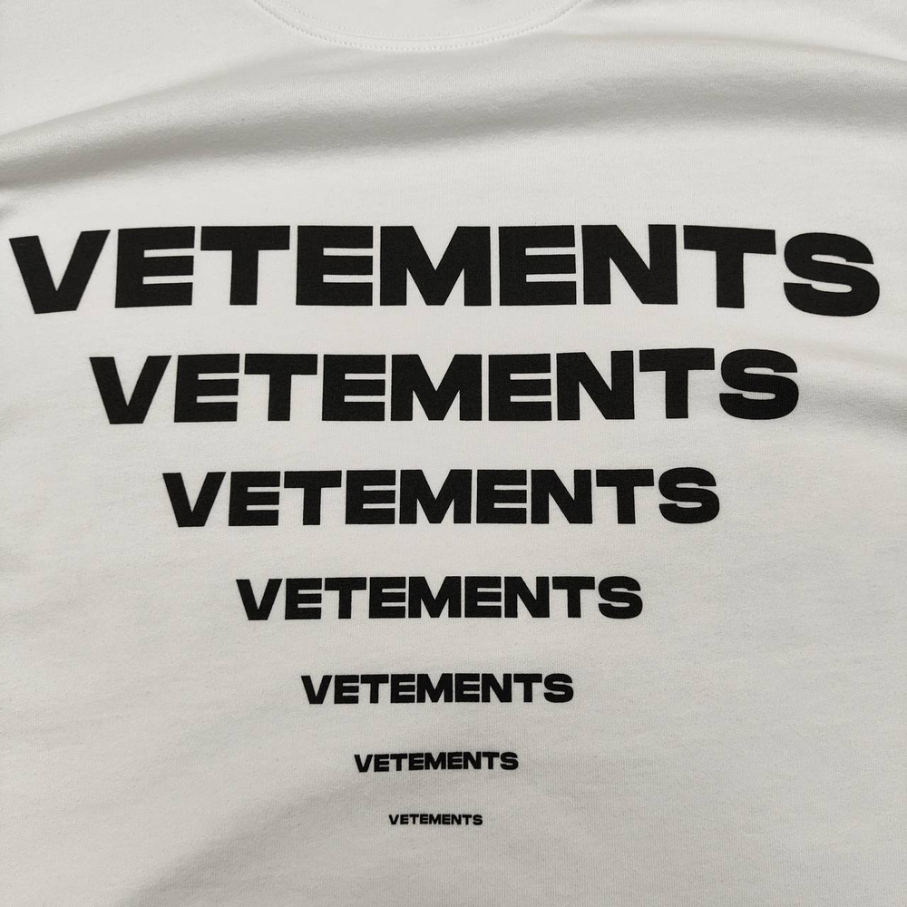 Футболка Vetements