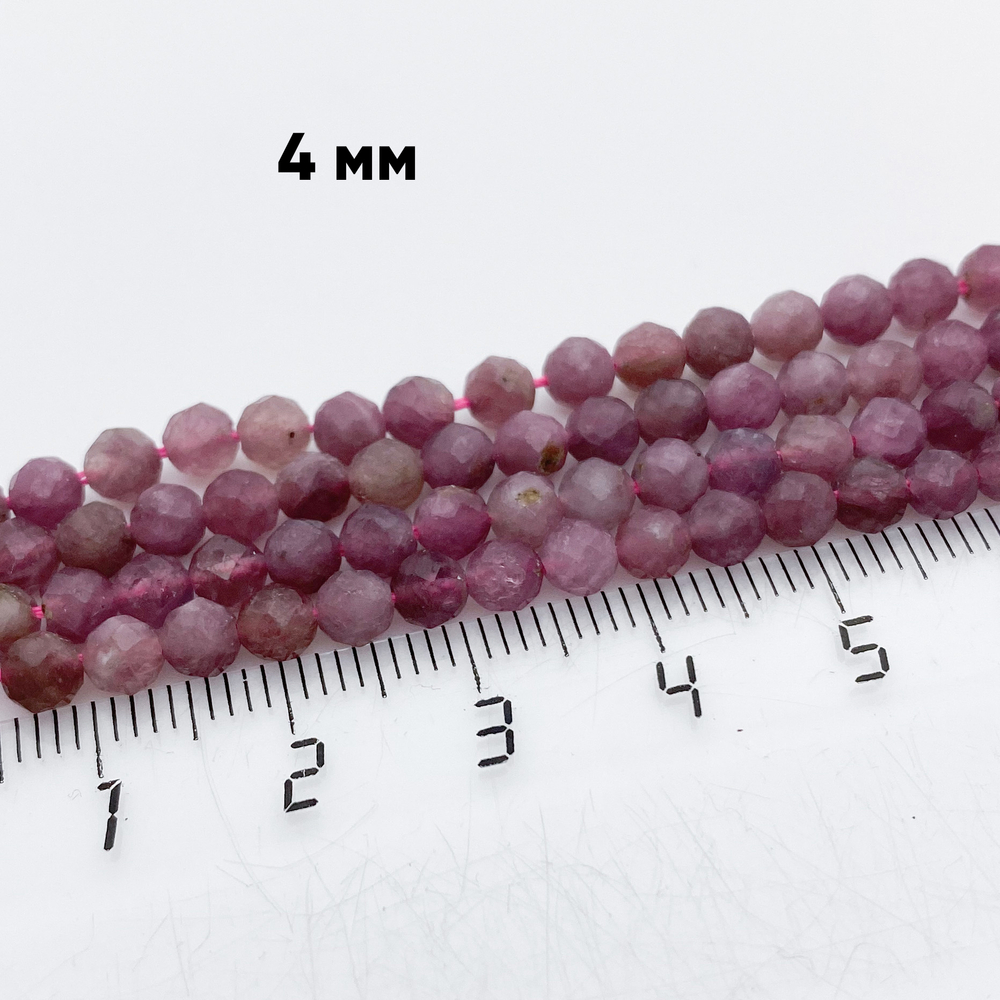 Турмалин граненый бусины, диаметр 4,2-4,3 мм, цена за 46-47 шт (1/2 нити)