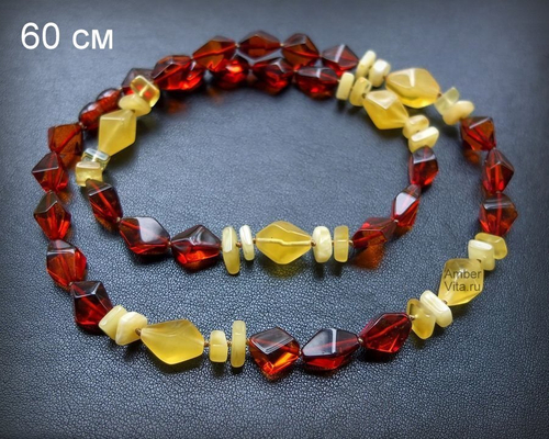 геометрические бусы из янтаря