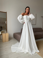 Свадебное платье со шлейфом