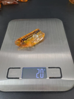 Копал молодой янтарь коллекционный 16 гр