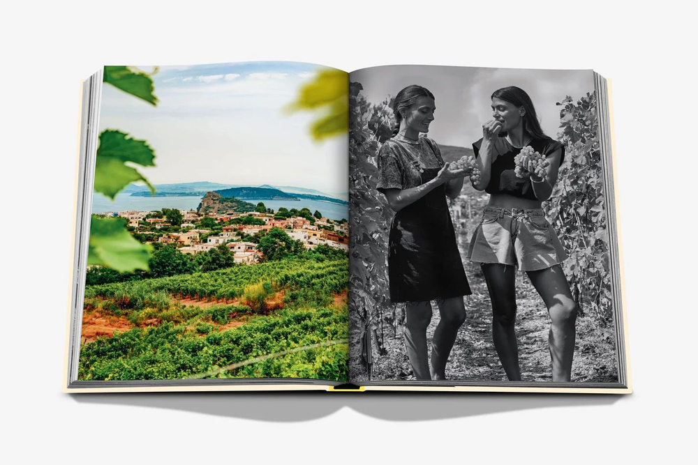 Книга на английском языке Assouline WINE & TRAVEL MEDITERRANEAN ISLANDS