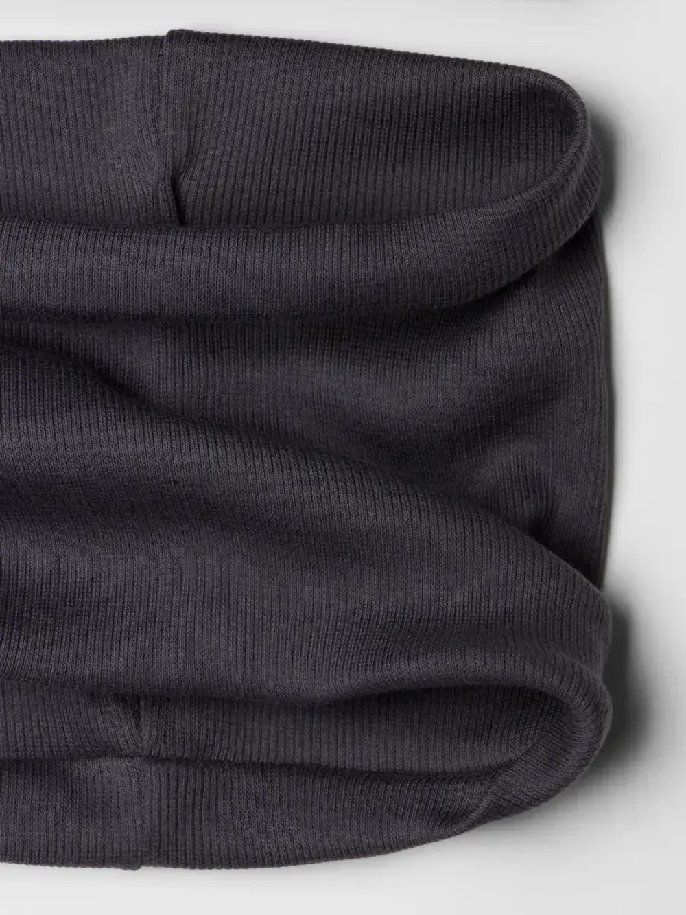 Шапка для мальчика осенняя со снудом