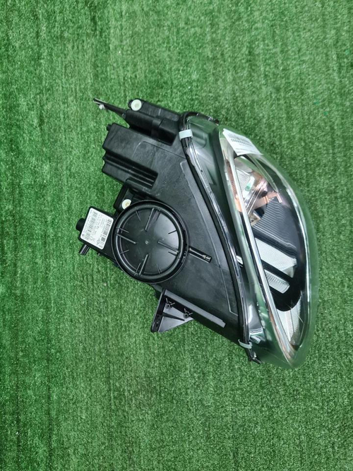 Фара левая Mini Countryman F60 (2016-2020) LED