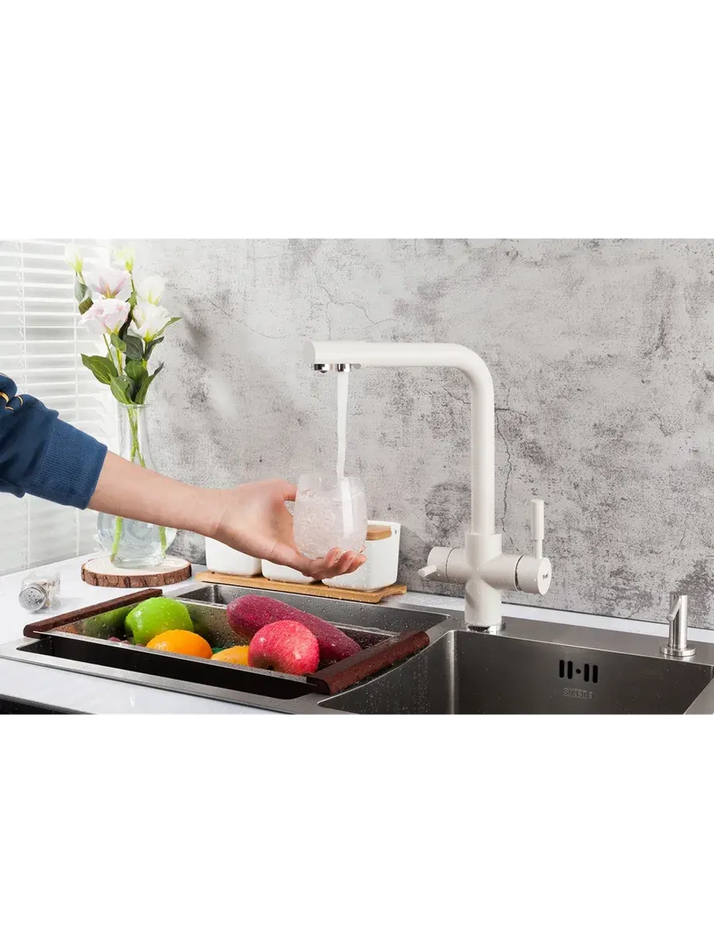 Смеситель для кухни с подключением под фильтр FRAP F4352-24