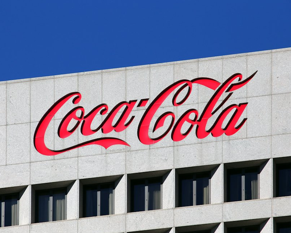 Coca-Cola судится в России за свой бренд