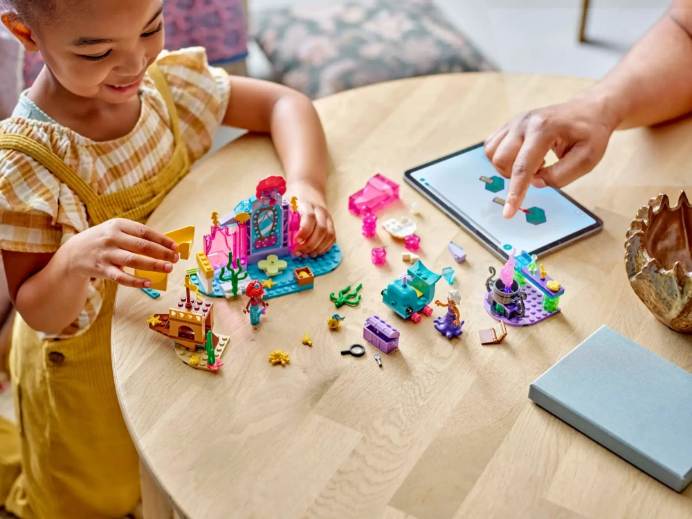 Конструктор LEGO Disney 43254 Хрустальная пещера Ариэль