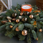 Композиция с фирменной свечой