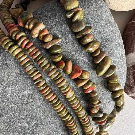 Унакит. Камни для изделий на заказ. Цена зависит от вида заказанного изделия