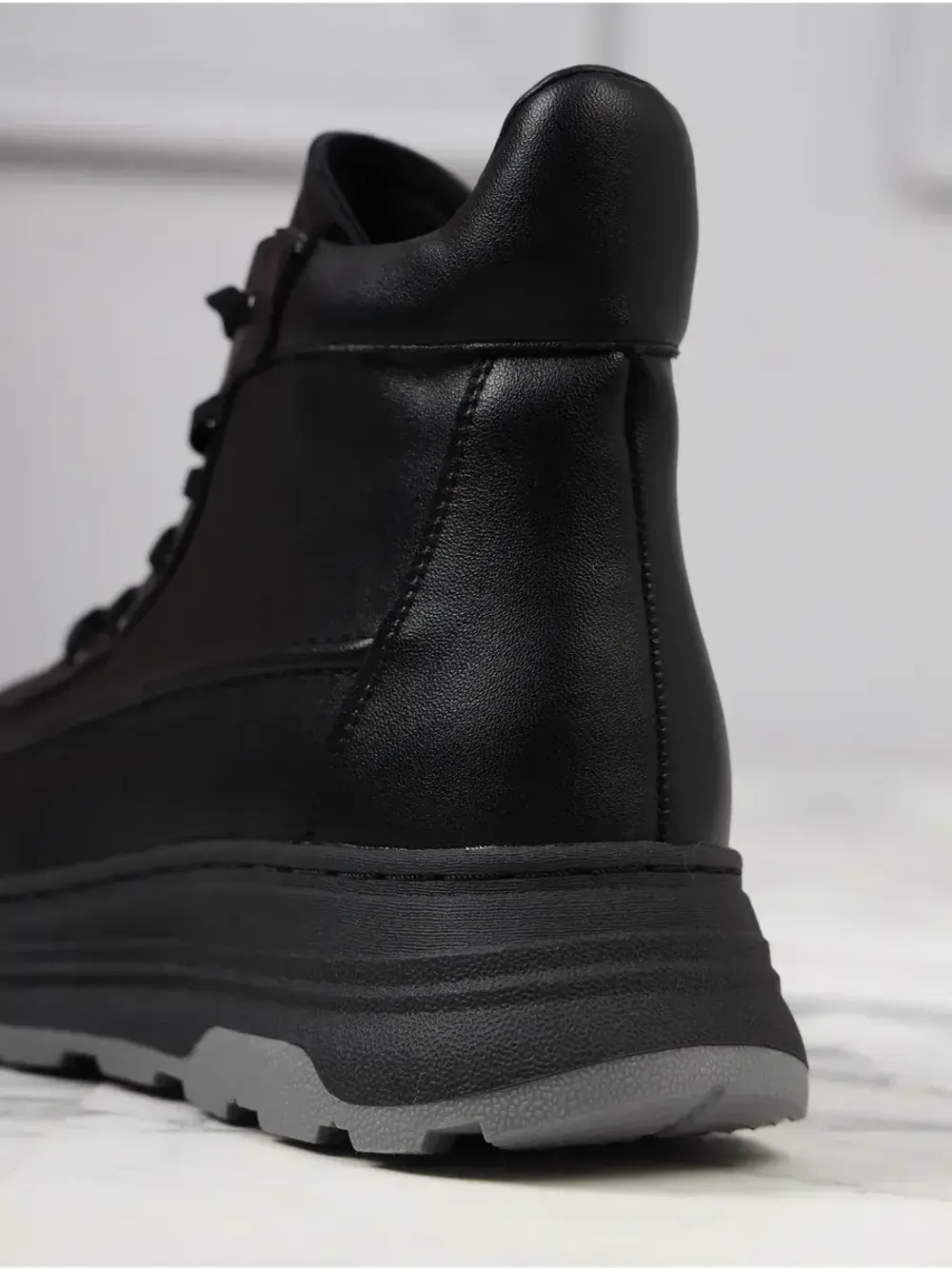 Кроссовки зимние